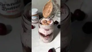 #highprotein #cherrypie #overnightoats for a quick make ahead breakfast any day of the week 🍒