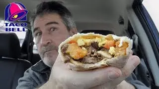 THAR BE STEAK! NEW Taco Bell Grande Toasted Breakfast Burrito With Steak REVIEW 🌮🔔🌯
