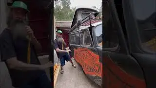 Kombi vs bentley 🤣 #kombihome #kombi #kombihomebrasil