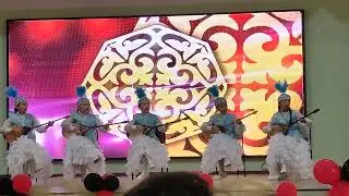 Ұстаздар күні мерекесінен үзінді.