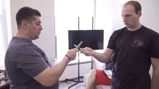 Простолюдинский финт ударом меча!