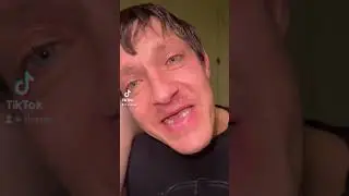 Две девочка учат китайский