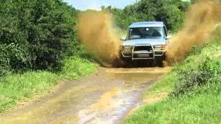 1998 Land Rover Discovery 1 V8i Auto Mud / Muddy splash through water