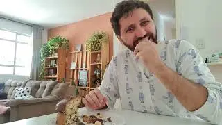 O react que ninguém pediu! Comendo frutas secas e cristalizadas.