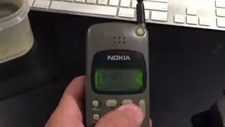 Nokia 2010 : premier téléphone portable intégrant les SMS (1994)
