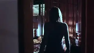 I found a secret gunam in this scene of an old movie. See if you can find it