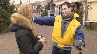 Monique Smit meets Joel Geleynse for the first time
