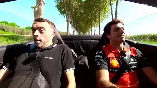 Carlos Sainz lleva a Albert Fàbrega al circuito de Barcelona en su Ferrari: ¡Su cara lo dice todo!