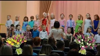 Поздравление с 8 марта 💐 мам и бабушек в школе 