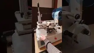 Semi-automatic Flat Bottle Labelling Mchine