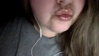 ASMR-Kisses