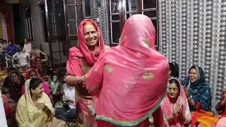 Himachali culture dekhiae amma ji kaise dance kar rahi hai