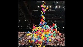 Andre Rieu Balloons fall during Radetzky March 2023