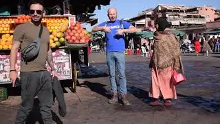 Exploring Jemaa el-Fna in Marrakech in BSL! | Morocco | VoluntEars