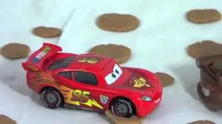 Play Doh Tractor Pies Disney Cars Mater and Lightning Tractor Tipping Frank Combine Vaction
