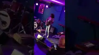 Hey 👋🏾🇬🇧 London introduction - song: Trading Gold for Water