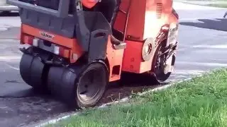 В Светловодск (парке) делают дороги.