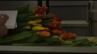 Дарите девушкам цветы!
