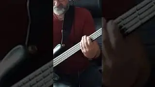 ULTIMATE SLAP BASS MILF