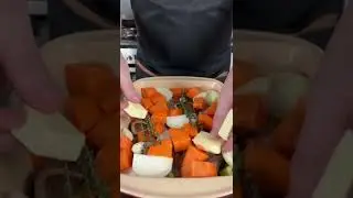 Телячья голяшка в духовке