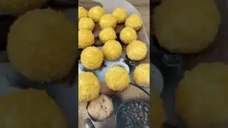 Сырные шарики 👍🏻#сырныешарики #рецепты#быстрыерецепты