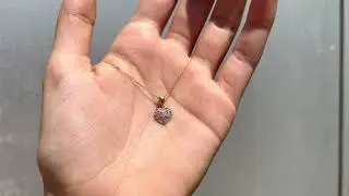 תליון לב עם אבני ספיר ורודות