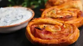 Cheesy Bacon Puff Pastry Rolls: Easy and Delicious Recipe!