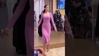 Черкешенка красиво танцует
