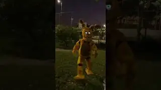 Springbonnie  ataca NIÑOS#fnaf #youtube #fnafcosplay #shorts #fivenightsatfreddys