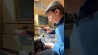 Retro Computer ASMR: apple//e booting from floppy disk 