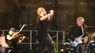 The Good The Bad and The Queen - Gun To The Head (live at Somerset House)