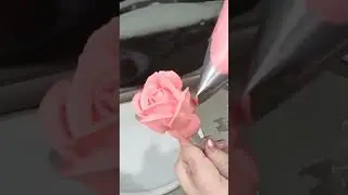 Шикарная роза из БЗ крема насадкой 128.