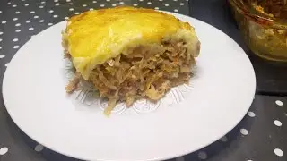 Мясная запеканка с капустой под сырной подушкой