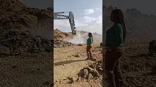 Large excavator working #excavators #excavatorloadingtrucks #excavator #mining #shortsfeed