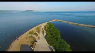 Виды Новороссийска: Суджукская коса и Маяк
