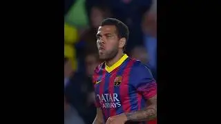 Fans Lose Control + Dani Alves 😳