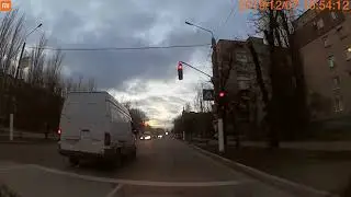 Кто им выдал ПРАВА ????