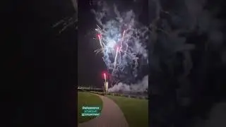 Редкий фейерверк с веерным эффектом в ресторане на  Royal Beach