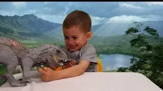 Jurassic World INDOMINUS REX Hasbro Toy Review / Индоминус Рекс - обзор игрушки Hasbro