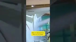 В супермаркете в городке под Валенсией из-за дождя обрушилась крыша #испания #новостииспании