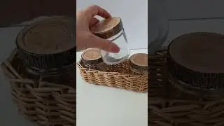 Плетение из бумажной лозы. Настольный набор для соусов и специй с банками