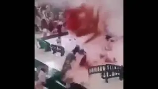 Мальчик спас свою мать от падение  крана в Мекке