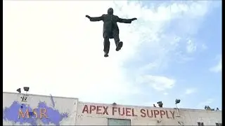 MAGICIAN DEFIES GRAVITY! FLOATS IN MID AIR!