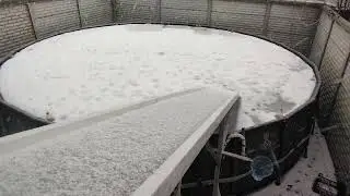 14.02.2023. бассейн засыпает снегом