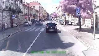 Pirat drogowy omal nie zabił pieszej na pasach