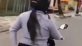 viral pamer bokong gede di jalan umum