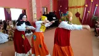 Бурановские бабушки в детском саду.