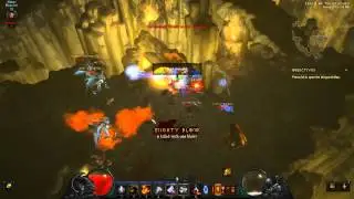 Diablo III: Reaper of Souls - Crusader class skill: Blessed Hammer (Thunderstruck Rune)