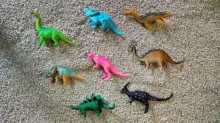 MENEMUKAN MAINAN DIDALAM PASIR DINO PARASAUROLOPHUS, BRONTOSAURUS, PLESIOSAURUS, STEGOSAURUS