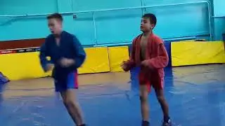 спаринг Абдурахмон курбонов 14 11 2017  Ну КАК